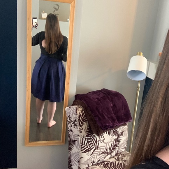 Blue A-line Pleated Skirt with Side Zip and Pockets - Picture 3 of 4